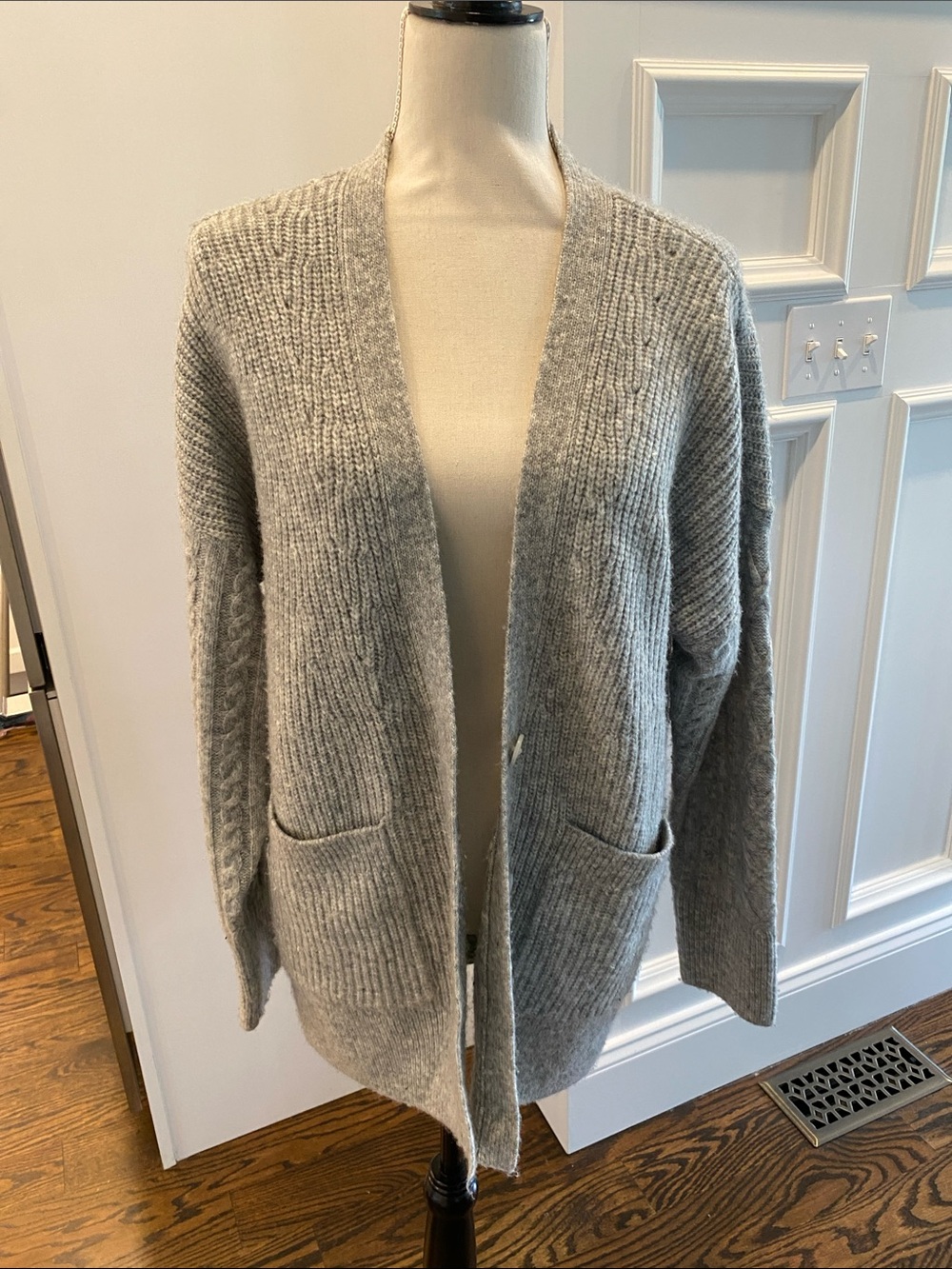 Abercrombie & Fitch Light Gray Open-Front Knit Cardigan